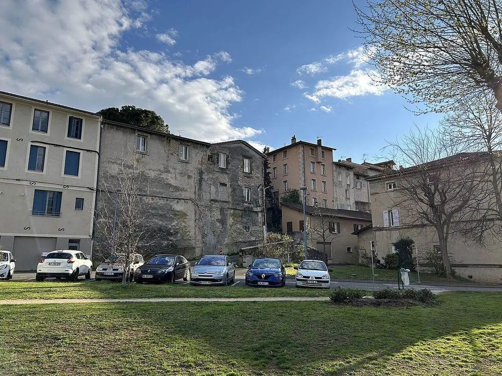 La place des Palletours à Bourg-de-Péage