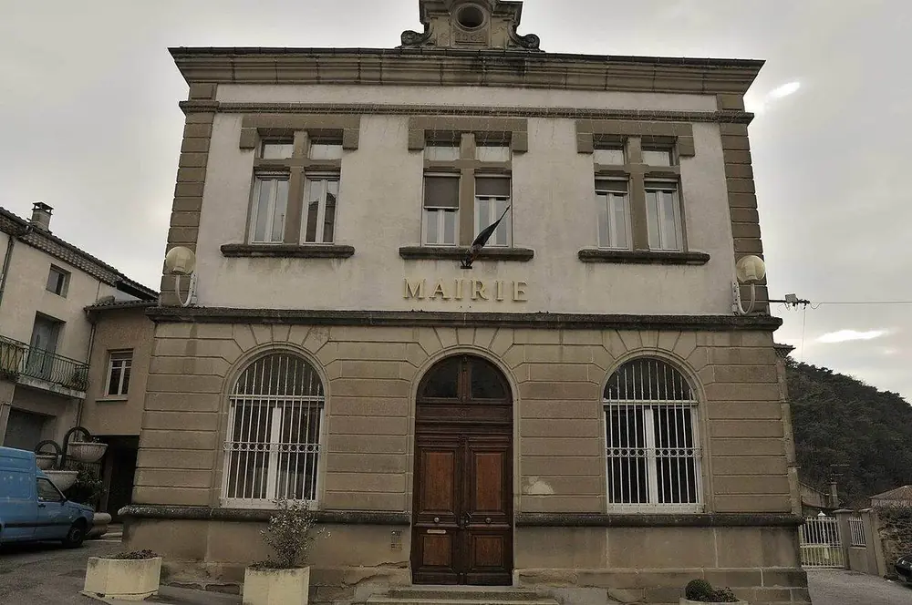 La façade de la mairie de Châteauneuf-sur-Isère
