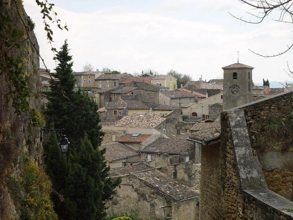 Les toits et le clocher du village d'Étoile-sur-Rhône