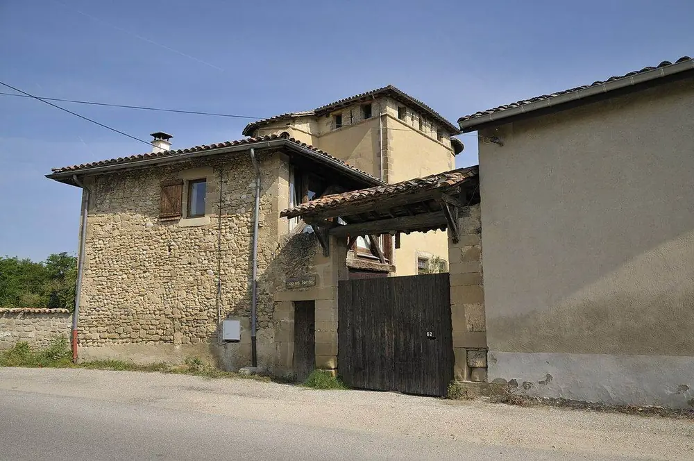 La maison forte de Mours-Saint-Eusèbe