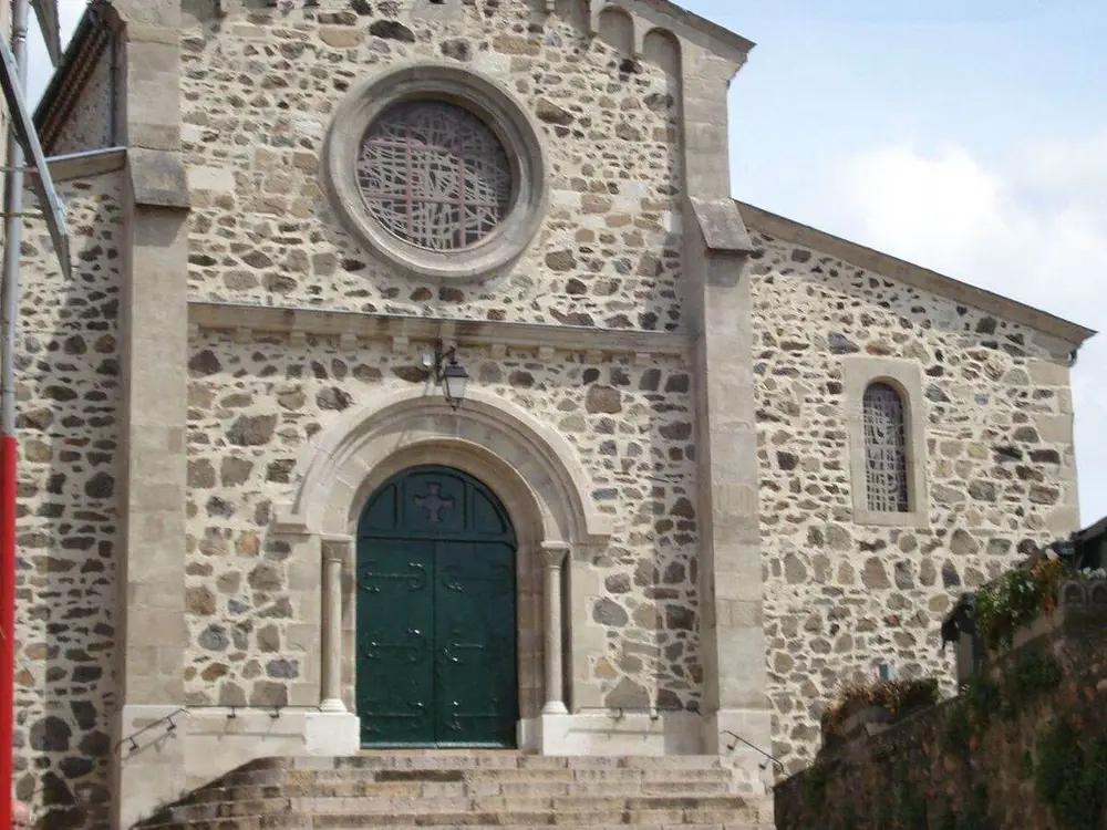 La façade de l'église de Saint-Rambert-d'Albon
